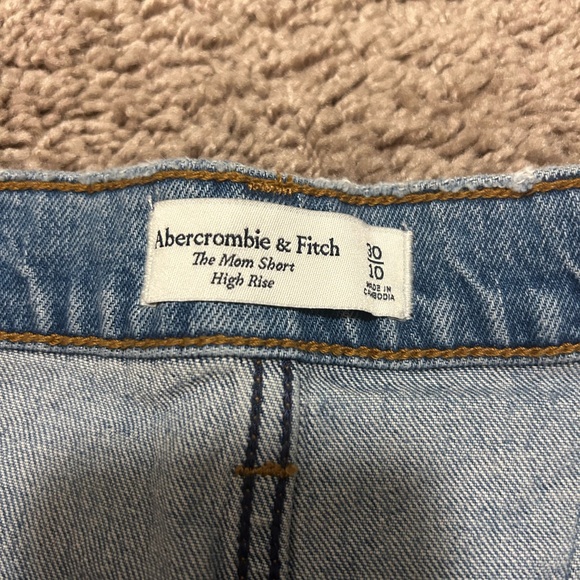 NWT “MOM” Short from abercrombie and fitch size 30 / 10 never worn - Picture 3 of 5